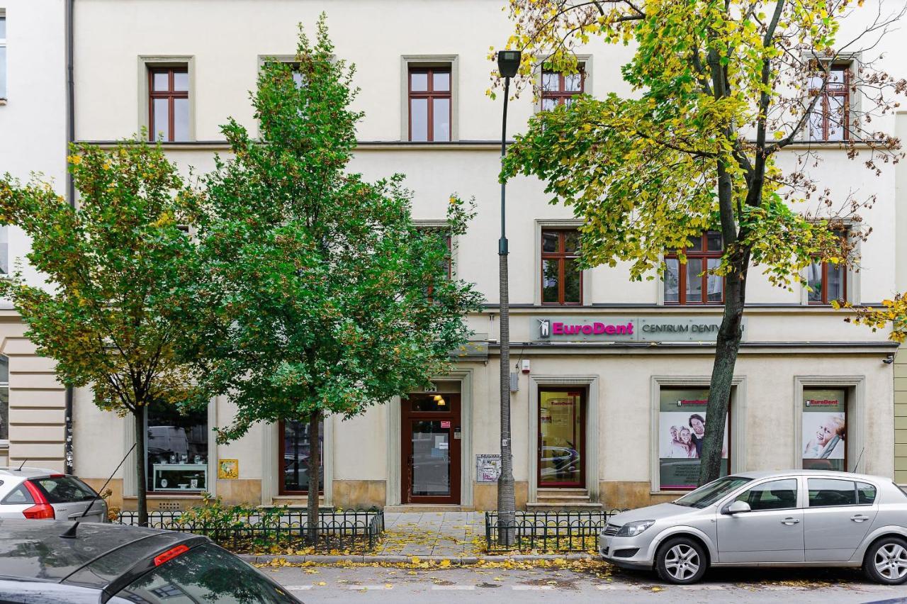 Lumina Near The Railway Station *